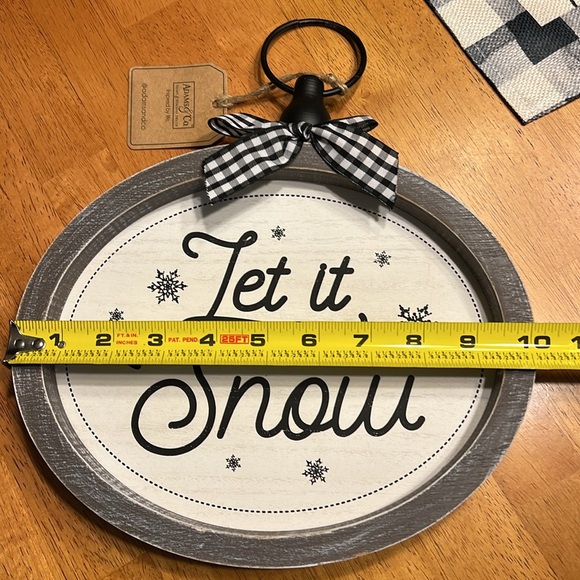 Adams & Co “Let it snow” wooden sign - NWT - Picture 2 of 5